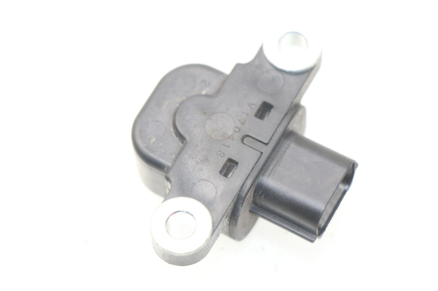 photo de SENSOR DE QUEDA KAWASAKI Z Z900 900 (2017 - 2019) - Zoom do estado de desgaste