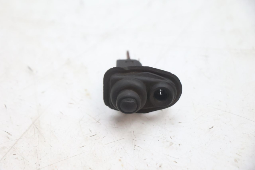 photo de SENSOR DE ABERTURA DO PORTA-MALAS GILERA GP 800 (2007 - 2013) - Detalhe da peça