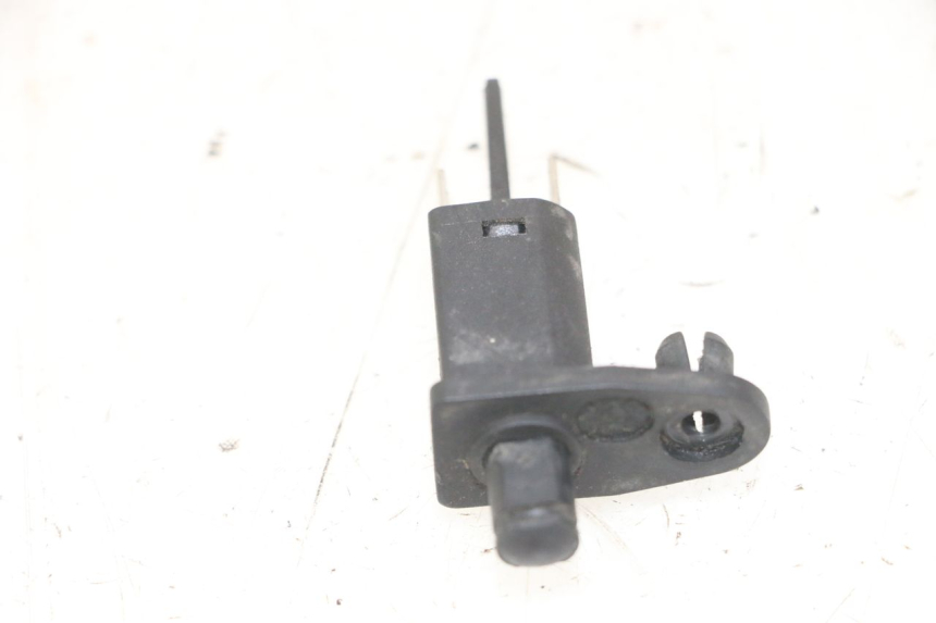 photo de SENSOR DE ABERTURA DO BAÚ PIAGGIO MP3 LT 300 (2010 - 2016) - Detalhe da peça