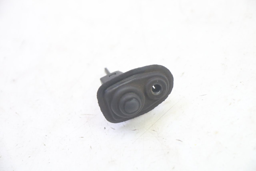photo de SENSOR DE ABERTURA DO BAÚ PIAGGIO MP3 500 (2016 - 2018) - Detalhe da peça