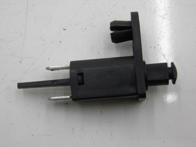photo de SENSOR DE ABERTURA DO BAÚ PIAGGIO X9 EVOLUTION 125 (2003 - 2007) - Detalhe da peça
