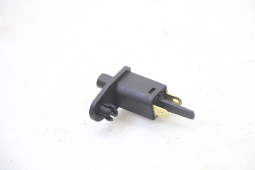 photo de SENSOR DE ABERTURA DO BAÚ PEUGEOT SATELIS 125 (2013 - 2018) - Outro ângulo de visão