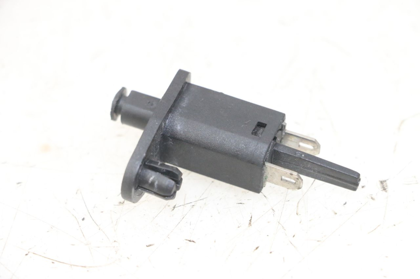 photo de SENSOR DE ABERTURA DO BAÚ PIAGGIO XEVO - X EVO 125 (2007 - 2017) - Detalhe da peça