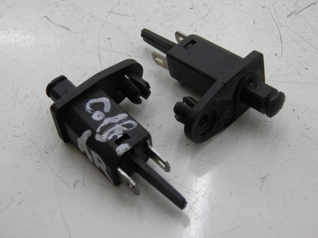 photo de SENSOR DE ABERTURA DO BANCO PIAGGIO XEVO - X EVO 125 (2010 - 2015) - Vista principal