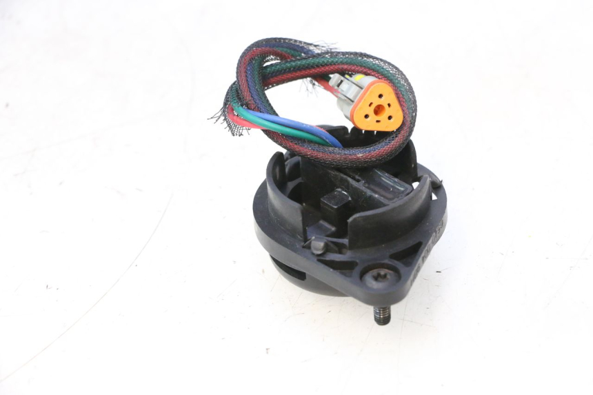 photo de SENSOR DE ABERTURA DO ASSENTO CAN-AM SPYDER RS 1000 (2008 - 2012) - Pontos de fixação