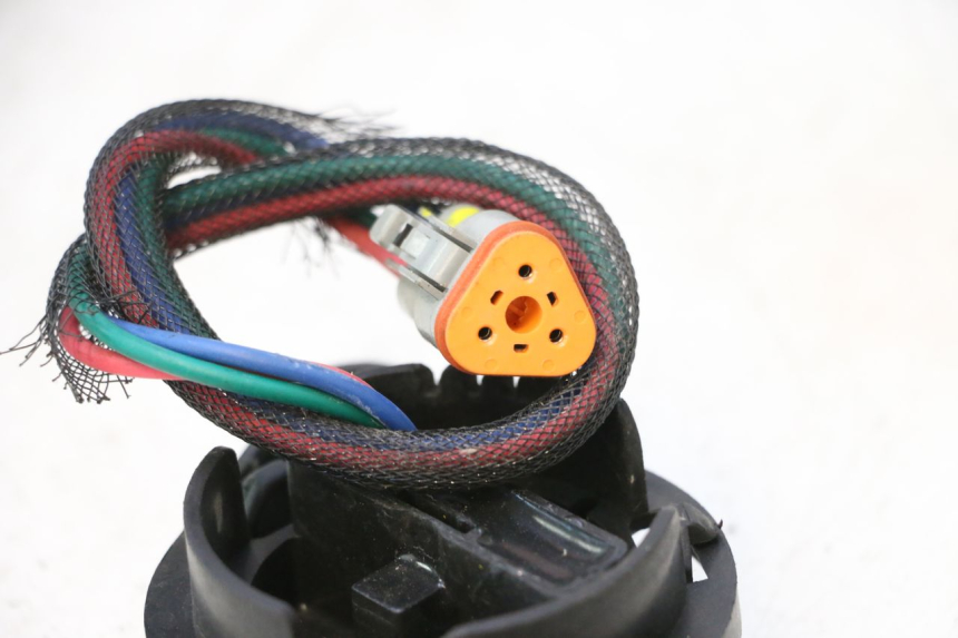 photo de SENSOR DE ABERTURA DO ASSENTO CAN-AM SPYDER RS 1000 (2008 - 2012) - Estado da superfície