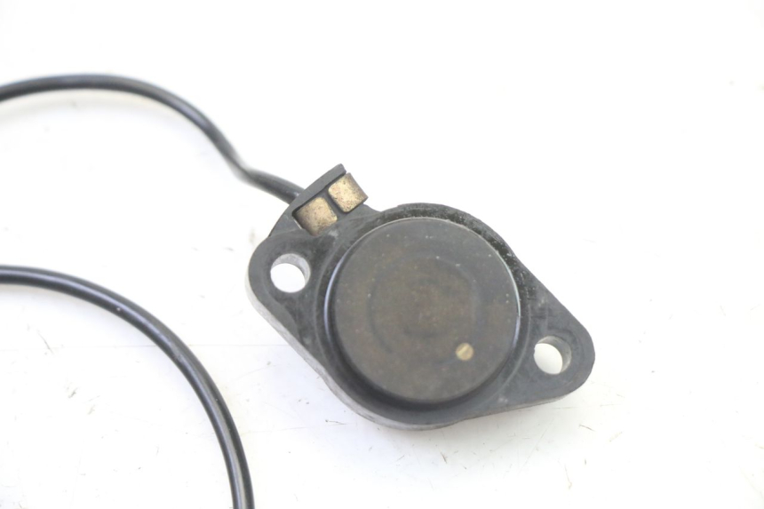 photo de SENSOR DE PONTO MORTO SUZUKI GS GSE 500 (2001 - 2003) - Zoom do estado de desgaste