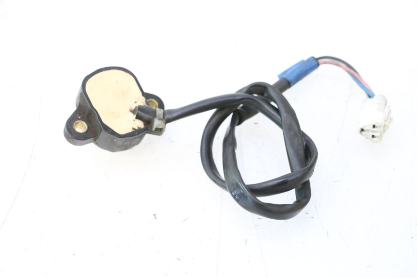 photo de SENSOR DE PONTO MORTO SUZUKI GSR 600 (2005 - 2012) - Outro ângulo de visão