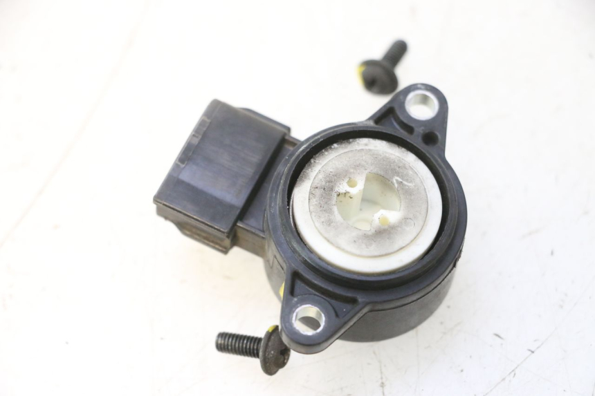 photo de SENSOR TPS SUZUKI BURGMAN 125 (2007 - 2014) - Zoom do estado de desgaste