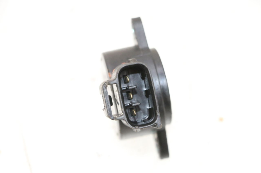 photo de SENSOR TPS YAMAHA XMAX X-MAX 125 (2006 - 2009) - Outro ângulo de visão