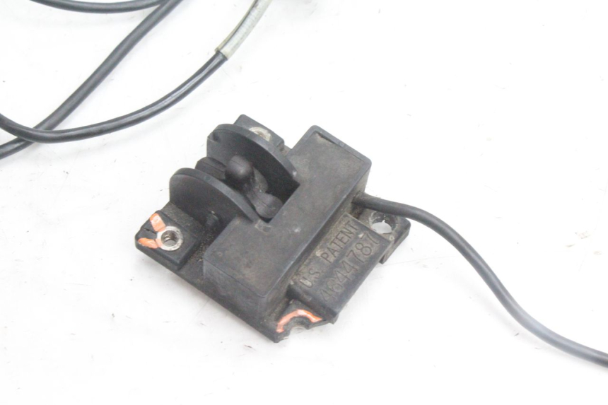photo de SENSOR DE VELOCIDADE YAMAHA WAVE RUNNER GP R 1200 (2000 - 2003) - Outro ângulo de visão