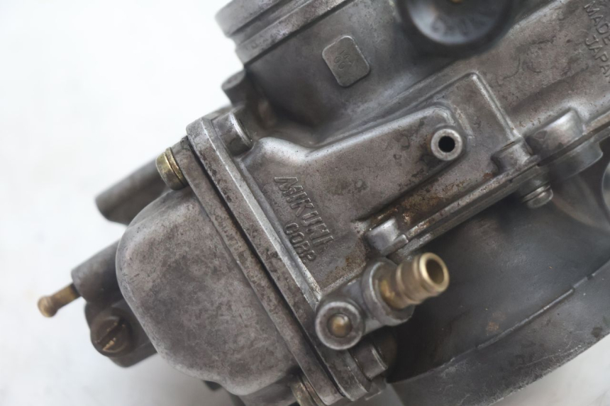 photo de CARBURADOR SUZUKI DR S 600 (1985 - 1989) - Estado da superfície