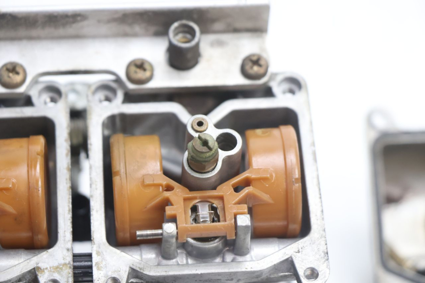 photo de CARBURADOR KAWASAKI GPX F ZX750F 750 (1986 - 1990) - Ampliação dos componentes