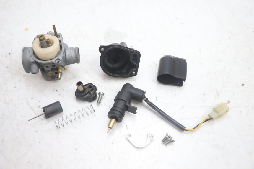 photo de CARBURADOR PEUGEOT KISBEE 2T 50 (2010 - 2017) - Estado da superfície