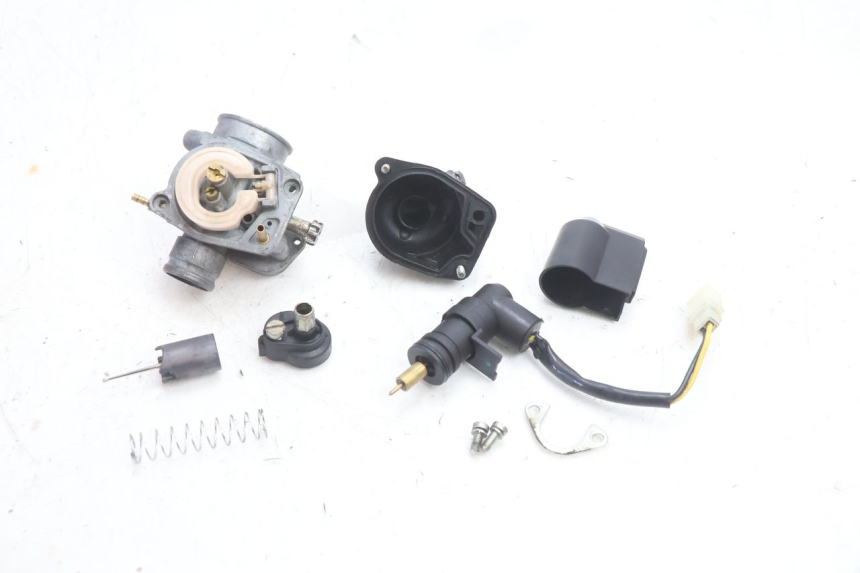 photo de CARBURADOR PEUGEOT KISBEE 2T 50 (2010 - 2017) - Estado da superfície