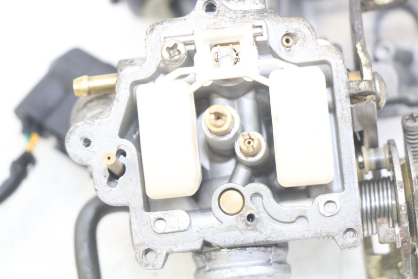 photo de CARBURADOR PEUGEOT KISBEE 4T 50 (2010 - 2017) - Detalhes característicos