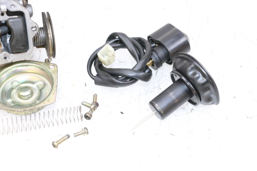 photo de CARBURADOR PEUGEOT KISBEE 4T 50 (2010 - 2017) - Detalhes característicos