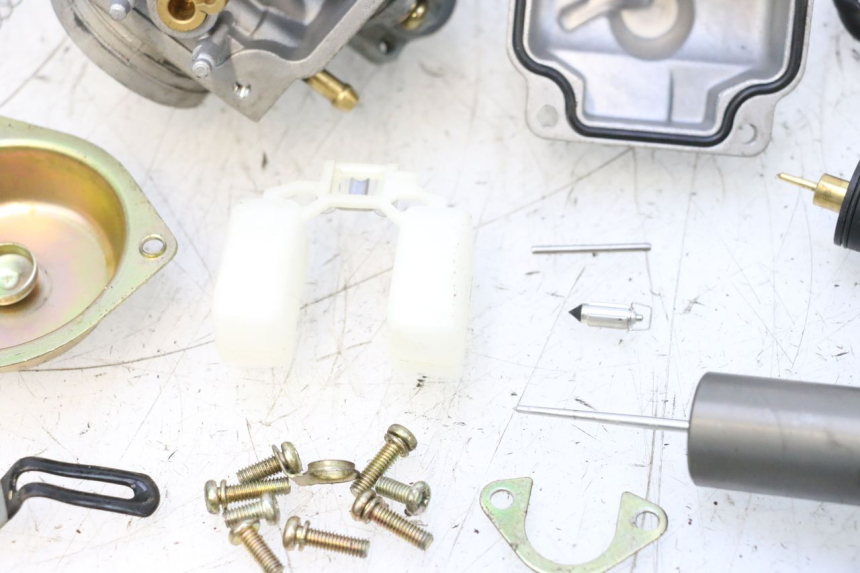 photo de CARBURATEUR KEEWAY MATRIX RX9 125 (2006 - 2007) - Detalhes característicos
