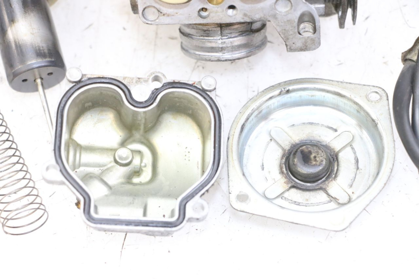 photo de CARBURADOR PIAGGIO VESPA LX 150 (2005 - 2013) - Vista de perto
