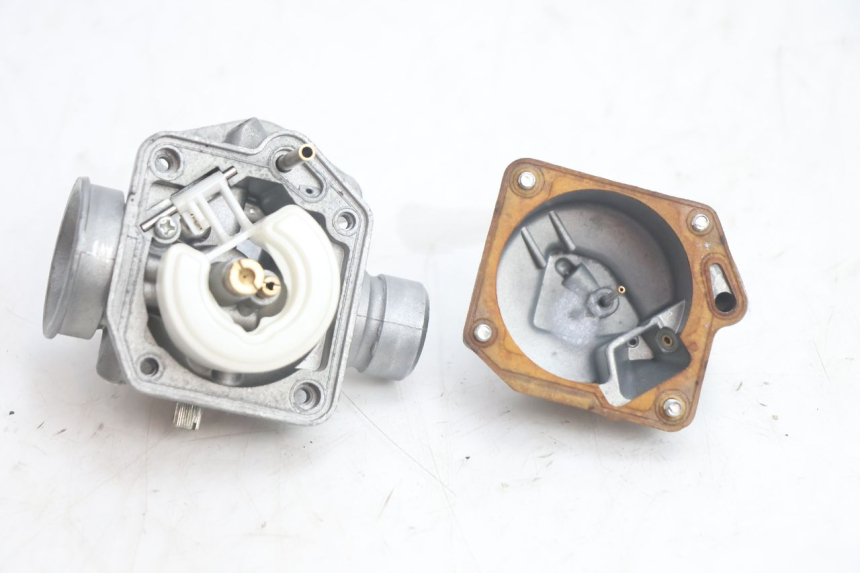 photo de CARBURADOR TNT MOTOR ROMA 10' 2T 50 (2011 - 2018) - Estado da superfície