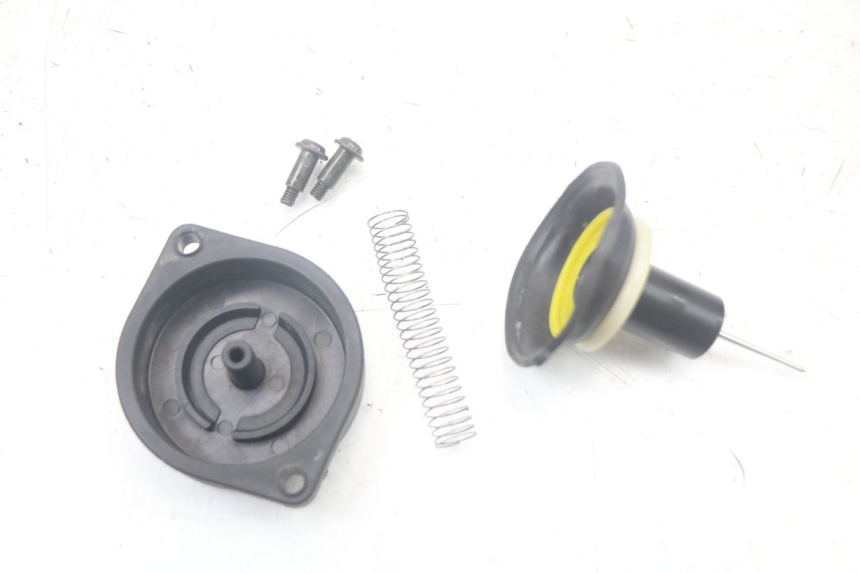photo de CARBURADOR TNT MOTOR ROMA 10' 4T 50 (2007 - 2018) - Detalhes característicos