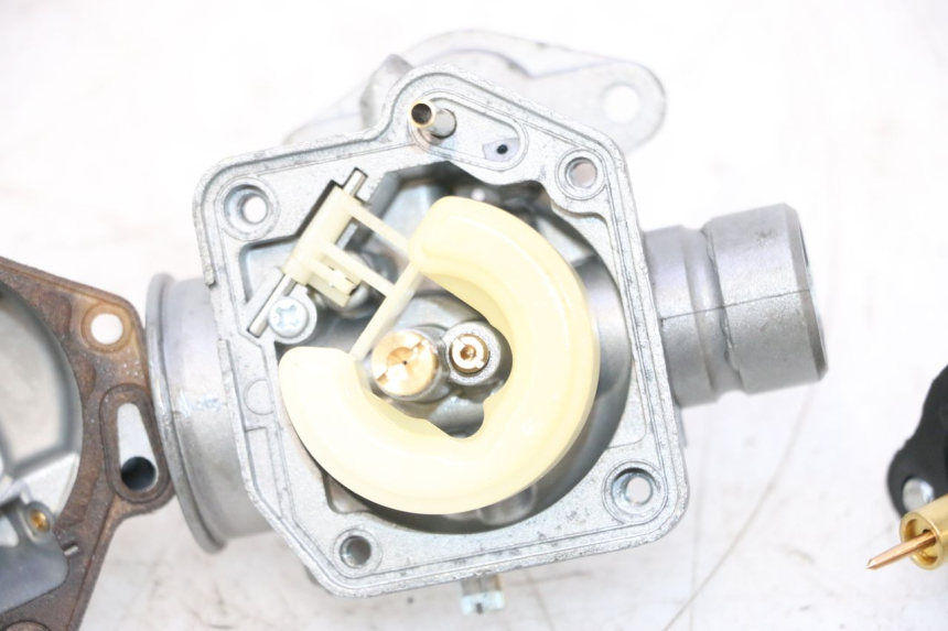 photo de CARBURADOR TNT MOTOR ROMA 12' 2T 50 (2007 - 2018) - Vista de perto