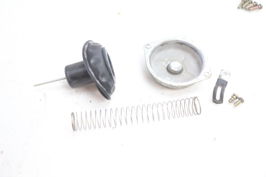 photo de CARBURADOR FYM SCOOTERONE 125 (2006 - 2008) - Detalhes característicos