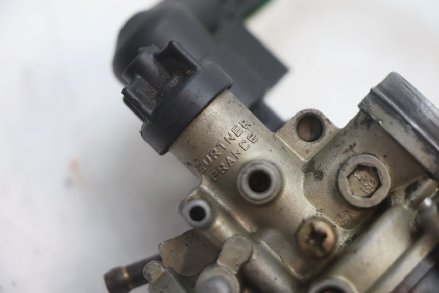 photo de CARBURADOR PEUGEOT TKR TREKKER FURIOUS 50 (2005 - 2014) - Zoom do estado de desgaste