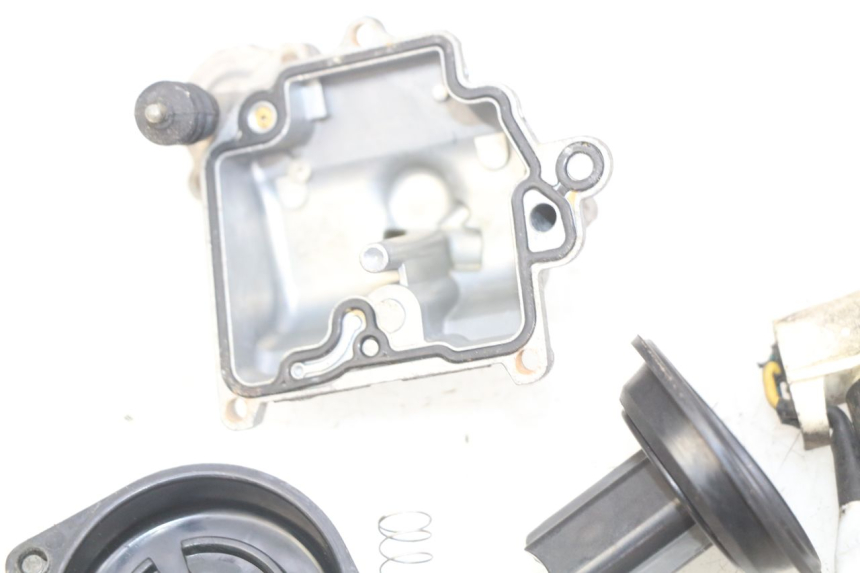 photo de CARBURADOR PEUGEOT V-CLIC VCLIC 50 (2007 - 2013) - Detalhes característicos