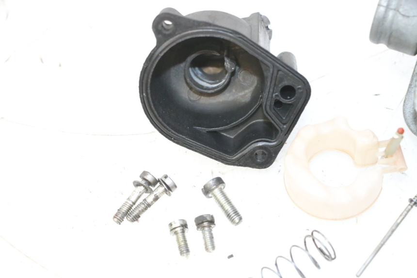 photo de CARBURADOR PIAGGIO VESPA LX 2T 50 (2005 - 2013) - Vista de perto