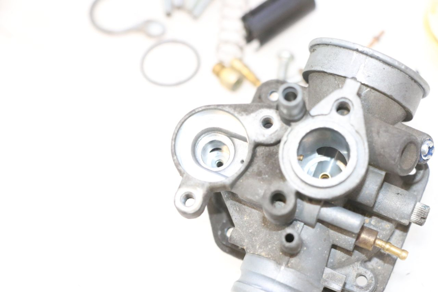 photo de CARBURADOR PEUGEOT VIVACITY NEW 2T 50 (2008 - 2017) - Vista de perto