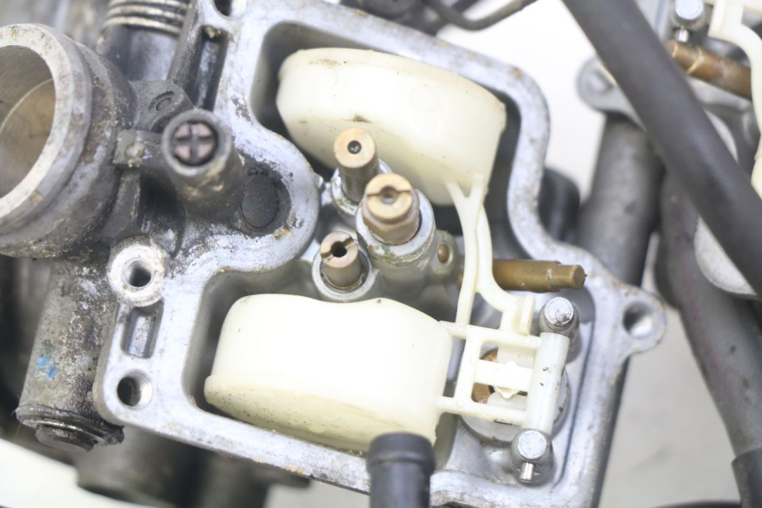 photo de CARBURADOR HONDA VT C SHADOW 125 (1999 - 2007) - Outro ângulo de visão