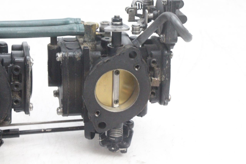photo de CARBURADOR YAMAHA WAVE RUNNER GP R 1200 (2000 - 2003) - Detalhe da peça
