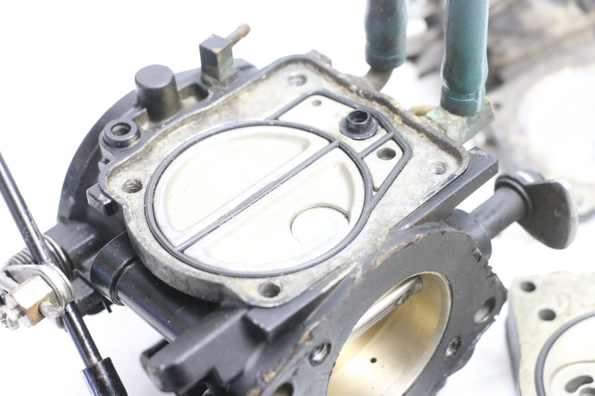 photo de CARBURADOR YAMAHA WAVE RUNNER GP R 1200 (2000 - 2003) - Vista de perfil
