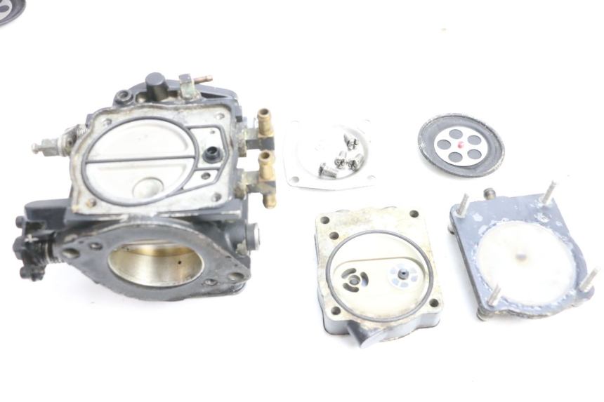 photo de CARBURADOR YAMAHA WAVE RUNNER GP R 1200 (2000 - 2003) - Estado da superfície