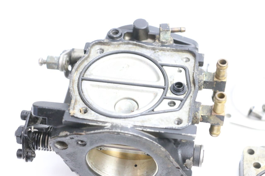 photo de CARBURADOR YAMAHA WAVE RUNNER GP R 1200 (2000 - 2003) - Peça verificada