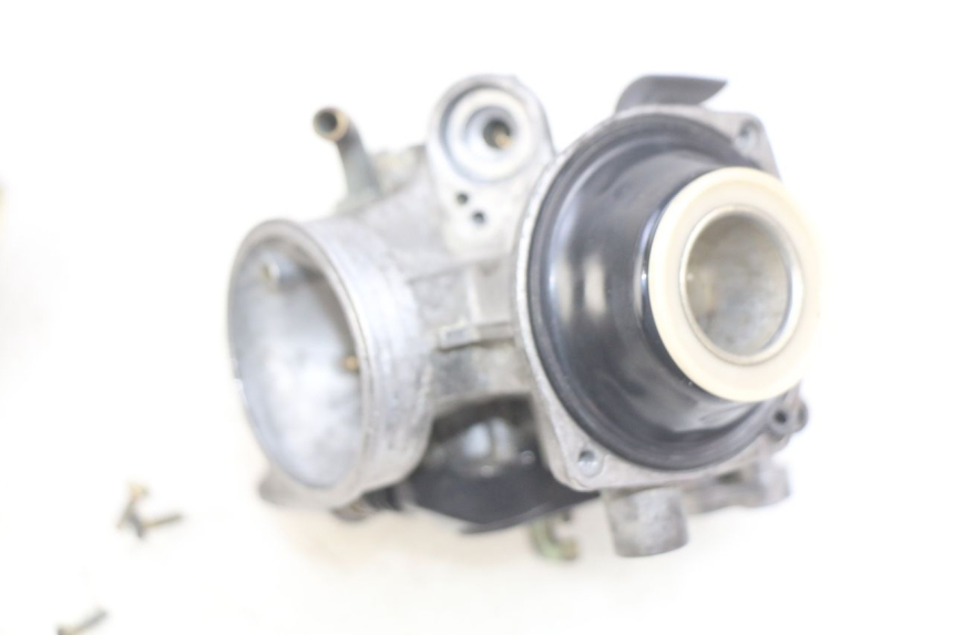photo de CARBURADOR PIAGGIO X8 125 (2004 - 2007) - Detalhes característicos