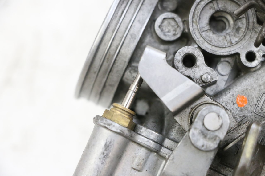 photo de CARBURADOR PIAGGIO X8 125 (2004 - 2007) - Detalhes característicos