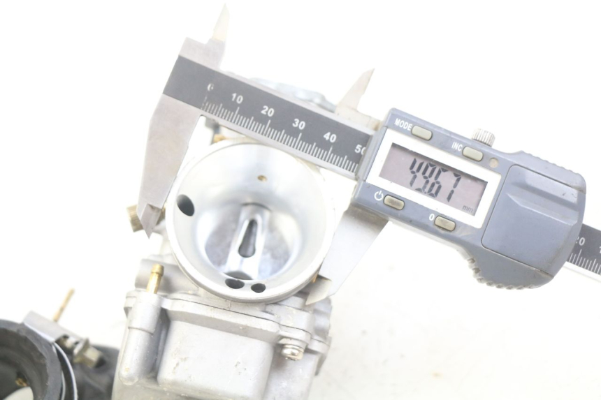 photo de CARBURADOR PEUGEOT XP6 50 (1997 - 2003) - Zoom do estado de desgaste