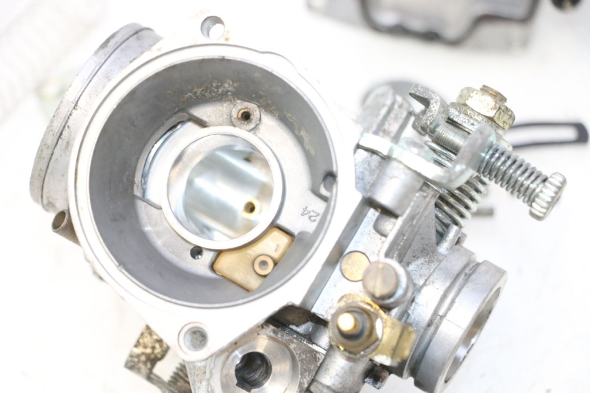 photo de CARBURADOR YAMAHA YP MAJESTY 125 (1998 - 2001) - Detalhes característicos