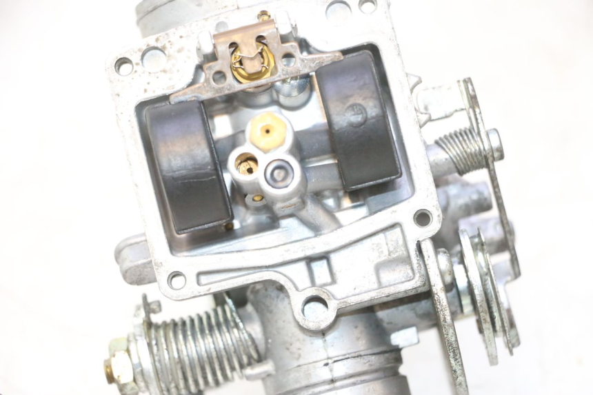 photo de CARBURADOR YAMAHA YP MAJESTY 125 (1998 - 2001) - Vista de perto