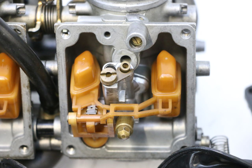 photo de CARBURADOR YAMAHA YZF R GENESIS 750 (1993 - 1998) - Pontos de fixação