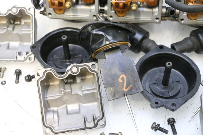 photo de CARBURADOR YAMAHA YZF R GENESIS 750 (1993 - 1998) - Marcações e referências