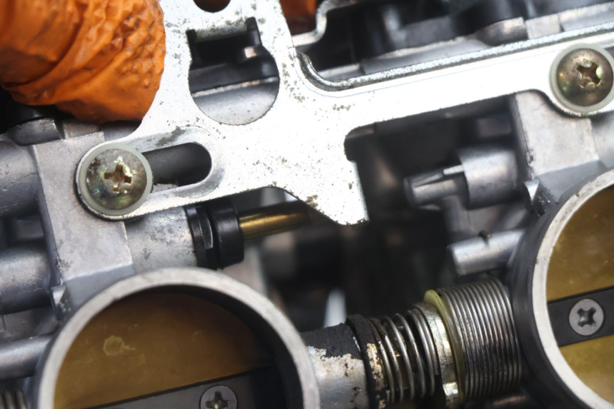 photo de CARBURADOR KAWASAKI ZX-6R ZX6R 600 (1995 - 1997) - Zoom do estado de desgaste