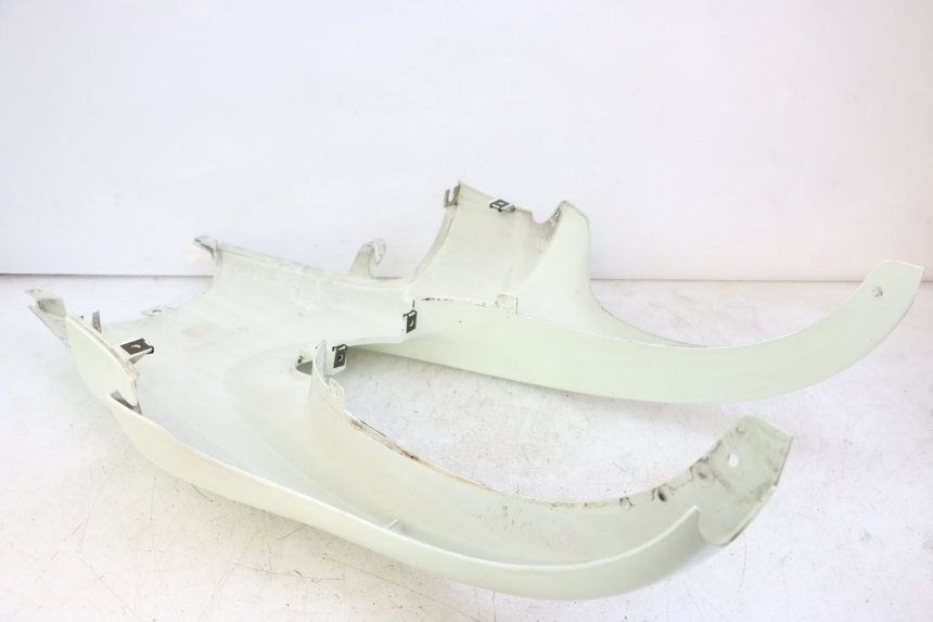 photo de CARROÇARIA TRASEIRA BMW C1 125 (2000 - 2003) - Detalhe da peça