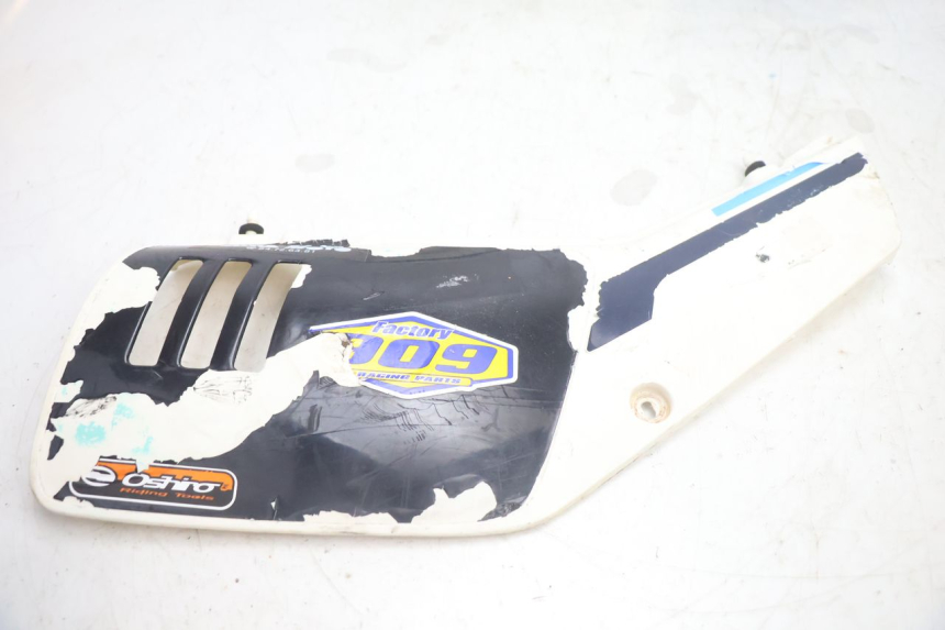 photo de CARENAGEM TRASEIRA SUZUKI DR S 600 (1985 - 1989) - Ampliação técnica