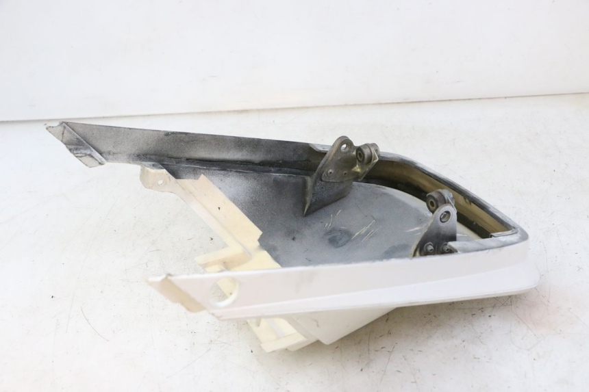 photo de CARROÇARIA TRASEIRA YAMAHA FJ 36Y 1100 (1984 - 1985) - Detalhe da peça
