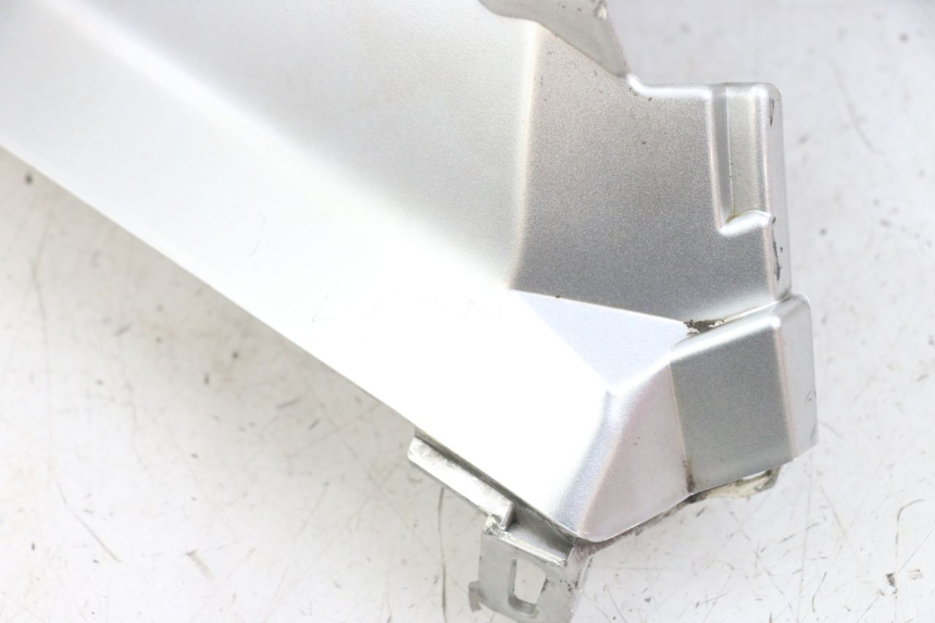photo de CARROÇARIA TRASEIRA HONDA FJS SILVERWING SILVER WING 600 (2001 - 2010) - Zoom do estado de desgaste