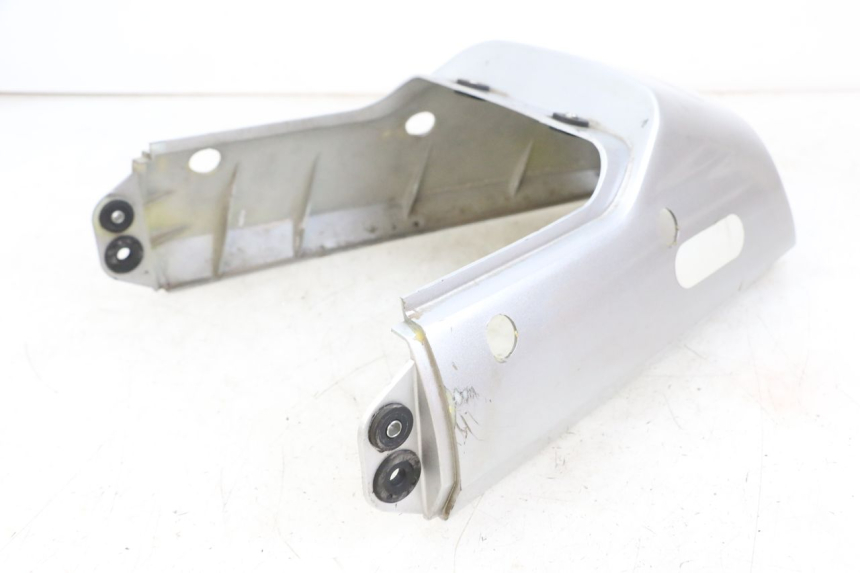 photo de CARROÇARIA TRASEIRA HYOSUNG GF 125 (2001 - 2005) - Pontos de fixação
