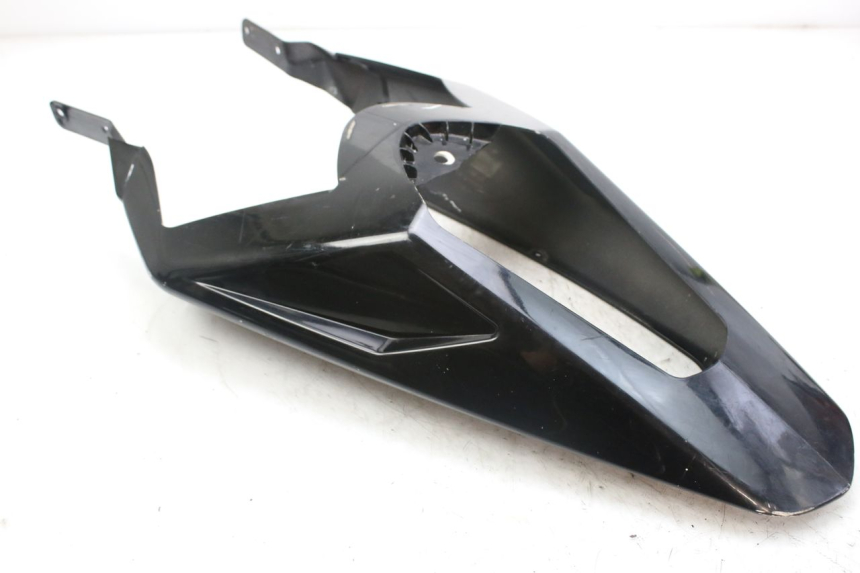 photo de CARROÇARIA TRASEIRA DERBI GPR 50 (2004 - 2009) - Pontos de fixação